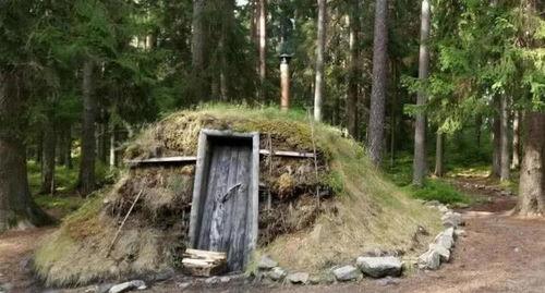 梦到坟边吃瓜,坟边瓜香引出的神秘故事