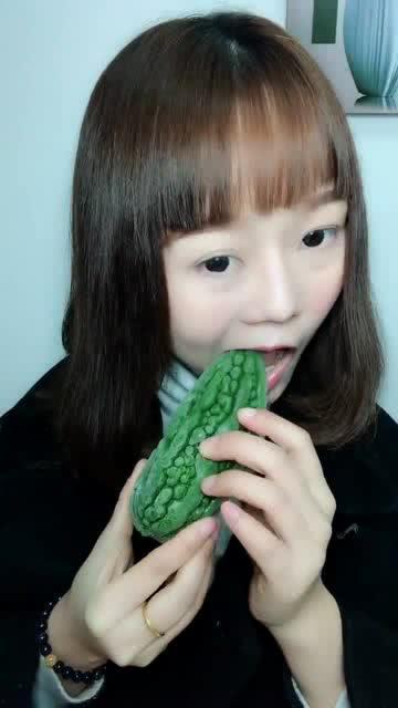 吃凉瓜直播,直播带你领略凉瓜美食魅力